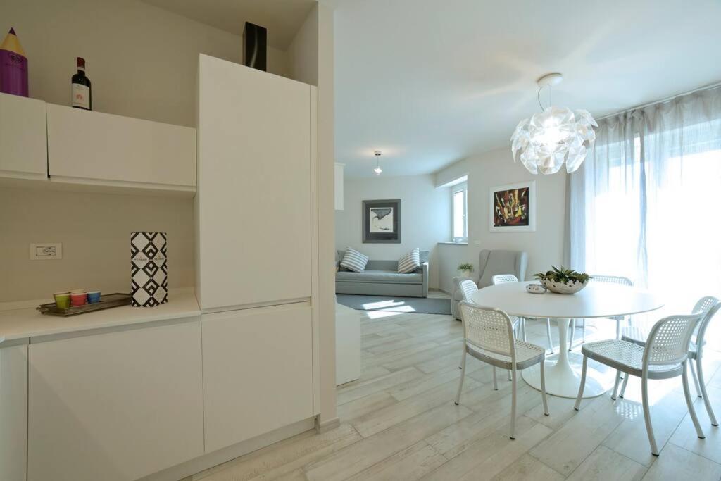 Luxury Apartament Con Garage Vista Mare Alassio Per 6 Persone Extérieur photo
