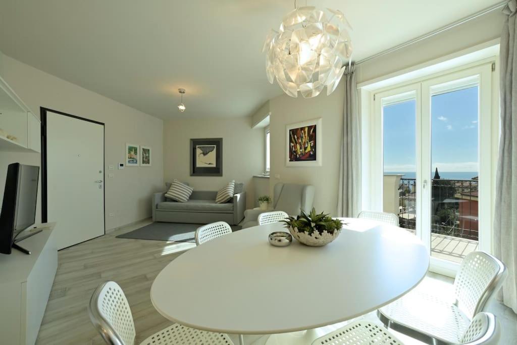 Luxury Apartament Con Garage Vista Mare Alassio Per 6 Persone Extérieur photo